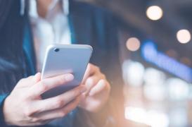 Smartphones : une poche pour protéger des ondes électromagnétiques 