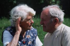 Avec l'âge, la perte d'audition et de vision altèrent la vie sociale