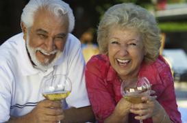 Les seniors anglais consomment plus d'alcool que les jeunes 