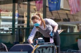 La distanciation sociale, un casse-tête pour les cafés et restaurants