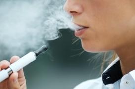 Le vapotage endommagerait moins l’ADN des cellules que le tabac