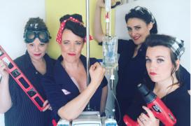 Cancer du côlon : elle met en scène ses chimio pour lever le tabou