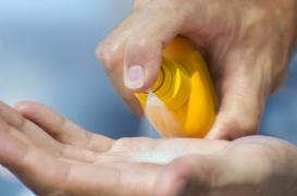 Crèmes solaires : les Français restent majoritairement confiants