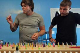 E-cigarette : des arômes au goût trop attractifs