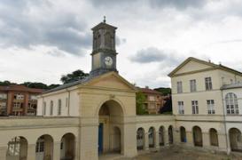 Garches : les familles continuent le combat après la fermeture du service