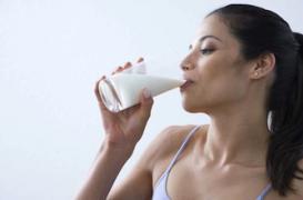 Grossesse : boire du lait pour avoir des enfants plus grands