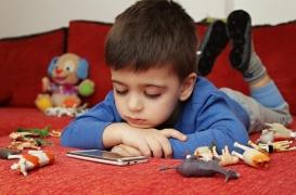 Les écrans associés à des retards de langage 