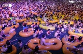 La soirée techno géante de Wuhan fait jaser