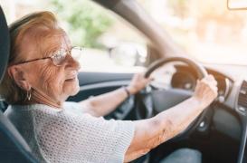 Personnes âgées : un site pour décider soi-même s’il faut arrêter de conduire