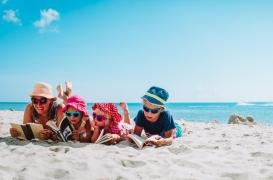 Comment aider son enfant à parler de ses vacances ?