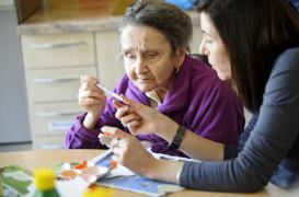 Alzheimer : le poids des facteurs environnementaux s'alourdit