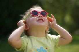 Soleil : les yeux des enfants ne sont pas assez protégés 