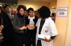 Anti-IVG : le gouvernement veut faire le ménage sur la toile