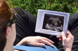 Microbiote : l’exposition in utero influence la santé de l’enfant