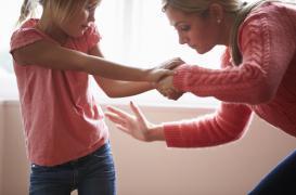 Fessée : les députés interdisent les violences corporelles