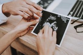  Coronavirus : la transmission fœtale est-elle possible ?
