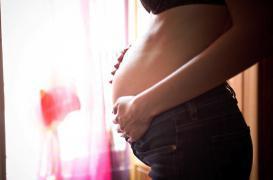 Mères porteuses : la GPA n'altère pas le développement des enfants
