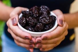 Ostéoporose : les bienfaits des pruneaux contre les fractures