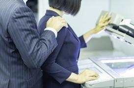 Harcèlement sexuel: plus une femme correspond aux stéréotypes de la féminité, plus elle est crédible