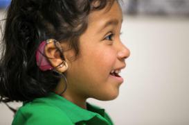 Surdité chez l'enfant : dépister dès 18 mois