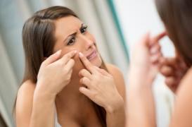 Acné chez l'adulte : pas si rare, mais pas irrémédiable 