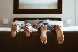 Sommeil : faut-il dormir sur le dos, le ventre ou le côté ?
