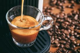 Le café peut-il vraiment rendre aveugle ?