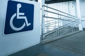 Emmanuel Macron veut faire des personnes handicapées “des citoyens à part entière”