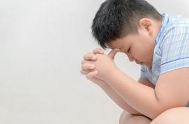 Obésité infantile : un lien avec l'exposition à des produits chimiques du quotidien