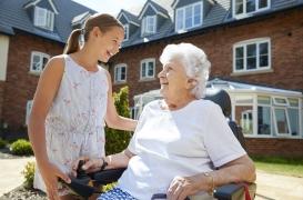 Ehpad : les interactions avec les enfants améliorent le bien-être des résidents 