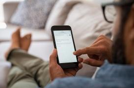 Smartphone : un usage trop fréquent affaiblirait certaines zones du cerveau