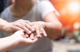 Vieillissement, environnement : pourquoi une explosion des cas de Parkinson est attendue ?