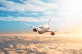 Accouchement surprise : elle ignorait sa grossesse et donne naissance dans un avion