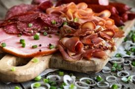 Manger de la viande transformée augmenterait le risque de démence
