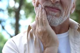 Cancer de la mâchoire : comment se manifeste cette maladie dont souffrait Guillaume Durand ? 