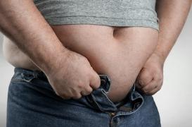 Les changements de poids entre le jeune âge adulte et la quarantaine liés à une mortalité précoce