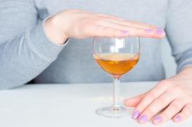 Alcool : voici l'âge auquel il faut arrêter d'en boire selon un neurologue 