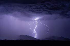 Voici les bons réflexes à avoir pour éviter la foudre