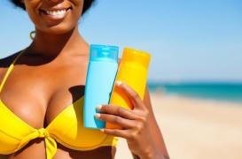 Cancer, lupus : le problème de la crème solaire sur les peaux foncées  
