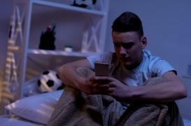 Suicide : les jeunes qui s'auto-cyberharcèlent sont 9 à 15 fois plus susceptibles de passer à l’acte