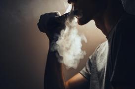 La cigarette électronique détruirait bien les cellules pulmonaires 