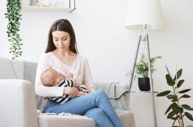 Asthme chez l’enfant : une alimentation maternelle riche en fibres pourrait réduire le risque 