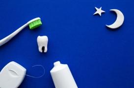Maladies cardiovasculaires : ne pas se brosser les dents le soir augmente les risques