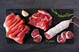 Nitrites dans les charcuteries : le Pr Axel Kahn dénonce 