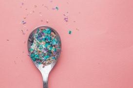 Comment les microplastiques participent à la prolifération des superbactéries