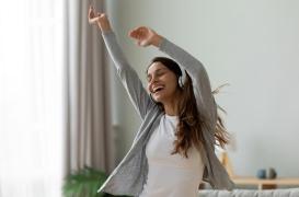 Douleurs : la musique peut les soulager à condition de choisir la chanson que l’on écoute ! 