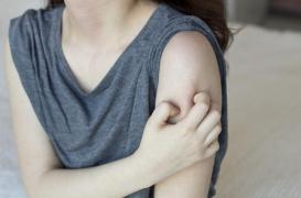 Peau : à 11 ans, elle devient allergique à ses propres larmes 