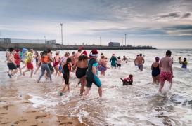 Bain du Nouvel an : quelles sont les précautions à prendre ?