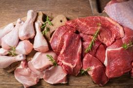 Manger trop de viande pourrait être associé à la sclérose en plaques