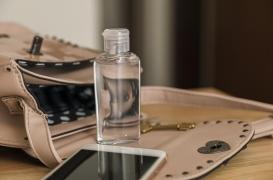 3 objets dangereux pour les enfants que l’on retrouve dans les sacs à main 